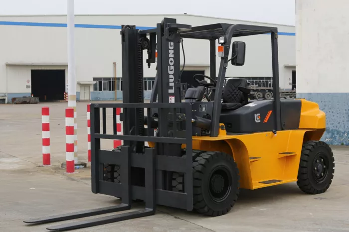 Дизельный вилочный погрузчик LiuGong CLG2070H