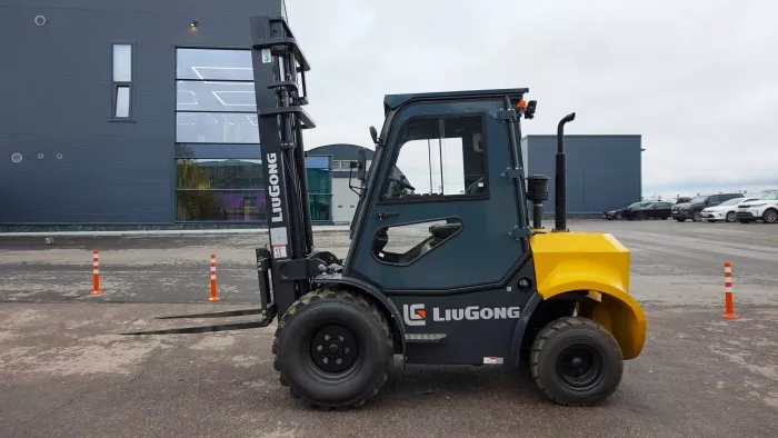 Внедорожный вилочный погрузчик LiuGong CLG2035H-R (3,5 тонны)