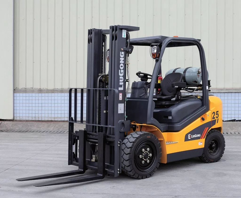 LiuGong CPCD25 LPG газ-бензиновый вилочный погрузчик (2,5 тонны)