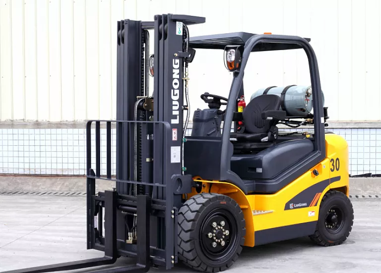 LiuGong CPCD30 LPG газ-бензиновый вилочный погрузчик (3 тонны)
