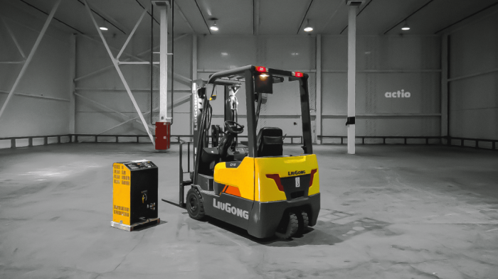 Вилочный электропогрузчик LiuGong CLGA16-T (1,6 тонн) в Санкт-Петербурге