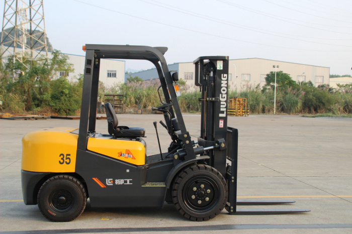 Вилочный погрузчик LiuGong CPCD35 Xinchai (3,5 тонны) в Туле