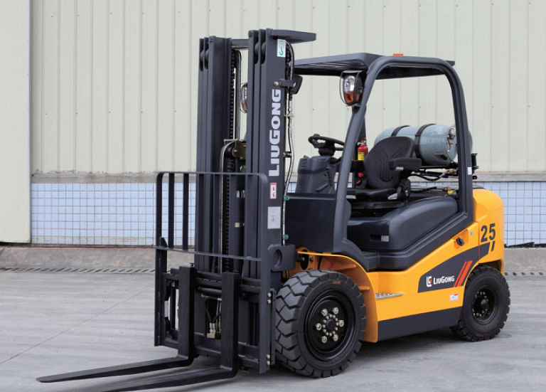 LiuGong CPCD25 LPG газ-бензиновый вилочный погрузчик (2,5 тонны) в Самаре
