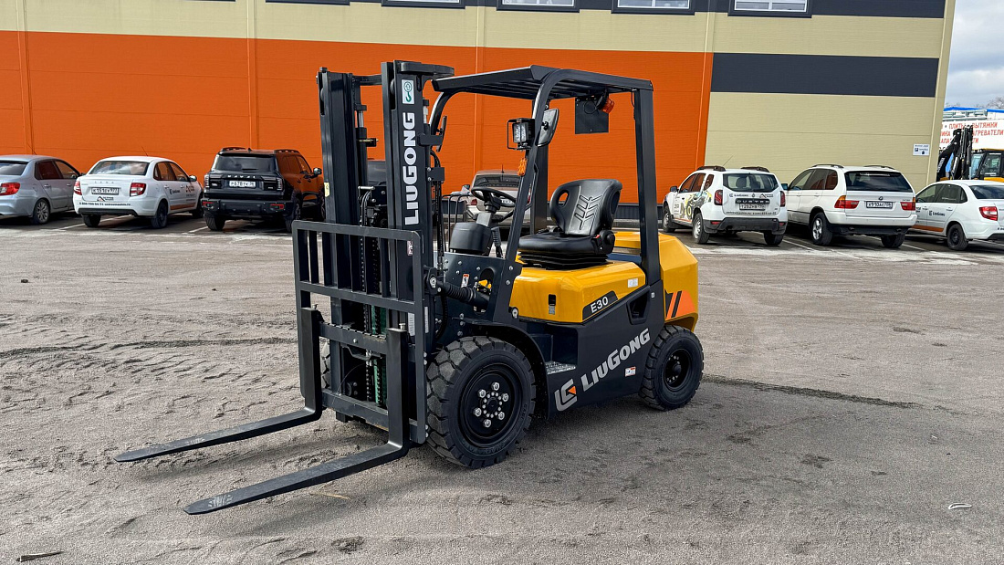 Вилочный автопогрузчик LiuGong CPCD30E Xinchai (3 тонны)