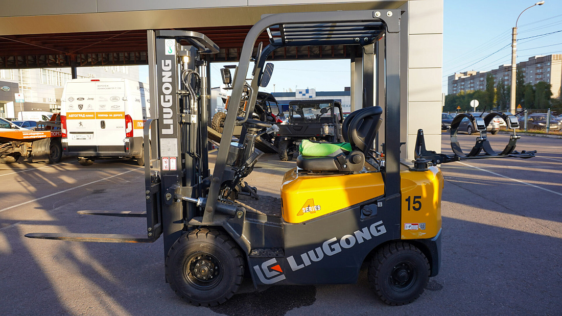 Газ-бензиновый вилочный погрузчик LIUGONG CPCD15 LPG