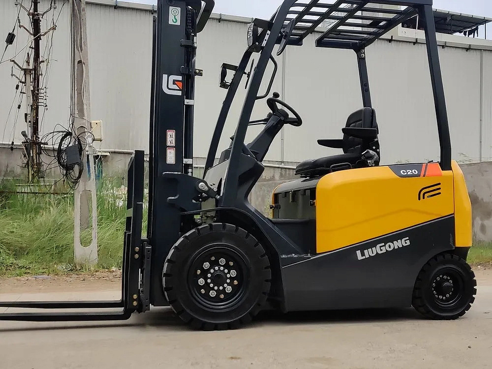 Электропогрузчик вилочный LiuGong CLGA20-S (2 тонны) в Смоленске