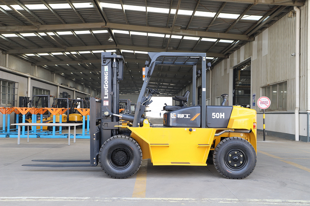 Дизельный вилочный погрузчик LiuGong CLG2050H в Воронеже