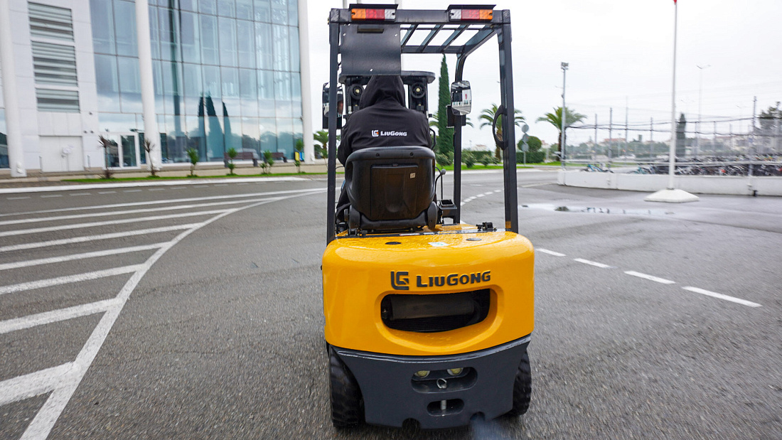 Вилочный автопогрузчик LIUGONG CPCD15 ISUZU (1,5 тонны)
