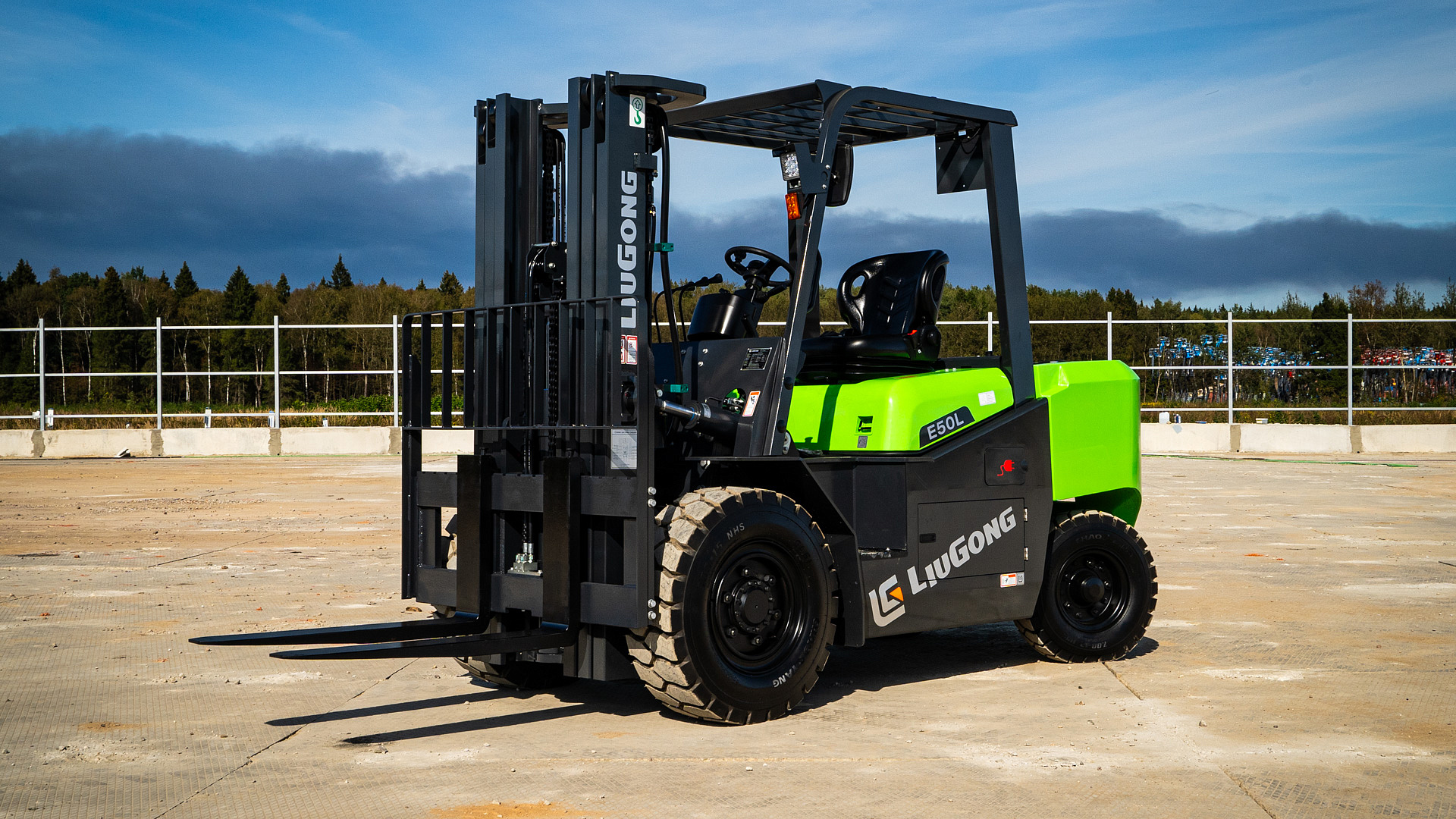 Новые электропогрузчики от LiuGong серии F - замена технике с ДВС